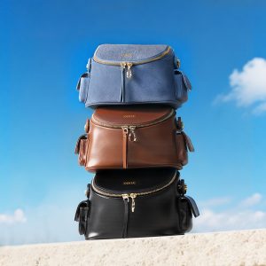 Fashionable style, enhancing the chance of attracting passersby's attention
